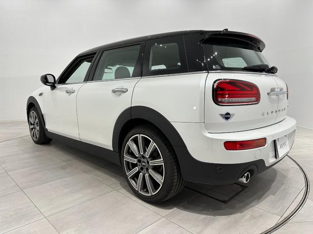 ＭＩＮＩ クーパーＤ　クラブマン　クラシック・トリム　認定中古車・２年保証・弊社元社用車・ＡｐｐｌｅＣａｒｐｌａｙ・クルコン・Ｄアシスト・バックカメラ・前後ＰＤＣ・ＬＥＤ・ＥＴＣ・シートヒーター・ワイヤレス充電・純正１８インチＡＷ（8枚目）