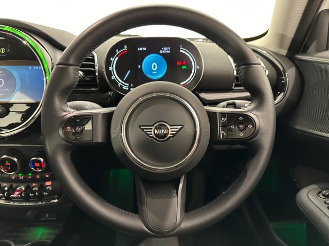 ＭＩＮＩ クーパーＤ　クラブマン　クラシック・トリム　認定中古車・２年保証・弊社元社用車・ＡｐｐｌｅＣａｒｐｌａｙ・クルコン・Ｄアシスト・バックカメラ・前後ＰＤＣ・ＬＥＤ・ＥＴＣ・シートヒーター・ワイヤレス充電・純正１８インチＡＷ（28枚目）