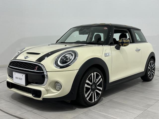 ＭＩＮＩ クーパーＳＤ　認定中古車・１年保証・ワンオーナー・純正ナビ・ＡＣＣ・被害軽減ブレーキ・バックカメラ・障害物センサー・ＬＥＤ・ＥＴＣ・ミラーキャップ・ＳＯＳコール・純正１７インチＡＷ・ＪＣＷステアリング（3枚目）