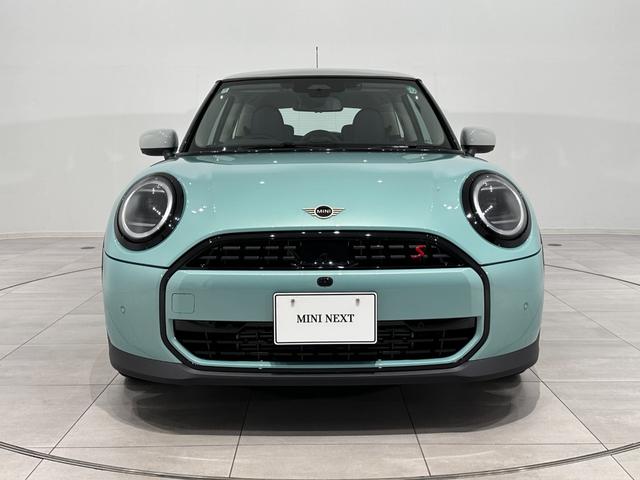 ＭＩＮＩ クーパーＳ　クラシック・トリム　認定中古車・２年保証・ＣＬＡＳＳＩＣ　ＴＲＩＭ・純正ナビ・被害軽減ブレーキ・パノラマビュー・シートヒーター・ＥＴＣ・ＳＯＳコール・純正１８インチＡＷ（6枚目）
