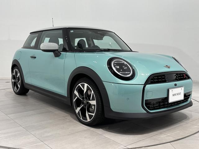 ＭＩＮＩ クーパーＳ　クラシック・トリム　認定中古車・２年保証・ＣＬＡＳＳＩＣ　ＴＲＩＭ・純正ナビ・被害軽減ブレーキ・パノラマビュー・シートヒーター・ＥＴＣ・ＳＯＳコール・純正１８インチＡＷ（7枚目）