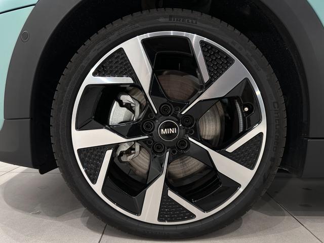 ＭＩＮＩ クーパーＳ　クラシック・トリム　認定中古車・２年保証・ＣＬＡＳＳＩＣ　ＴＲＩＭ・純正ナビ・被害軽減ブレーキ・パノラマビュー・シートヒーター・ＥＴＣ・ＳＯＳコール・純正１８インチＡＷ（45枚目）