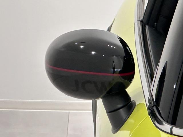 ＭＩＮＩ ＪＣＷ　プレミアムプラスパッケージ　ＪＣＷトリム　認定中古車・２年保証・ワンオーナー・純正ナビ・ＡｐｐｌｅＣａｒＰｌａｙ・被害軽減ブレーキ・ＡＣＣ・バックカメラ・障害物センサー・ＥＴＣ・ＳＯＳコール・純正１８インチＡＷ・ルーフラッピング・社外品装着（14枚目）