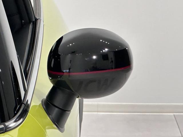 ＭＩＮＩ ＪＣＷ　プレミアムプラスパッケージ　ＪＣＷトリム　認定中古車・２年保証・ワンオーナー・純正ナビ・ＡｐｐｌｅＣａｒＰｌａｙ・被害軽減ブレーキ・ＡＣＣ・バックカメラ・障害物センサー・ＥＴＣ・ＳＯＳコール・純正１８インチＡＷ・ルーフラッピング・社外品装着（15枚目）