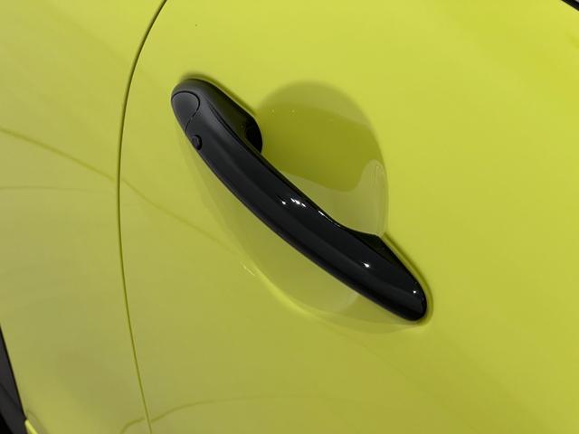 ＭＩＮＩ ＪＣＷ　プレミアムプラスパッケージ　ＪＣＷトリム　認定中古車・２年保証・ワンオーナー・純正ナビ・ＡｐｐｌｅＣａｒＰｌａｙ・被害軽減ブレーキ・ＡＣＣ・バックカメラ・障害物センサー・ＥＴＣ・ＳＯＳコール・純正１８インチＡＷ・ルーフラッピング・社外品装着（18枚目）