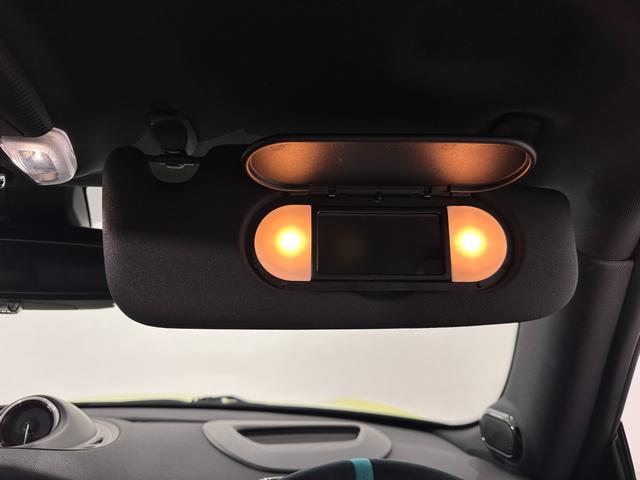 ＭＩＮＩ ＪＣＷ　プレミアムプラスパッケージ　ＪＣＷトリム　認定中古車・２年保証・ワンオーナー・純正ナビ・ＡｐｐｌｅＣａｒＰｌａｙ・被害軽減ブレーキ・ＡＣＣ・バックカメラ・障害物センサー・ＥＴＣ・ＳＯＳコール・純正１８インチＡＷ・ルーフラッピング・社外品装着（22枚目）