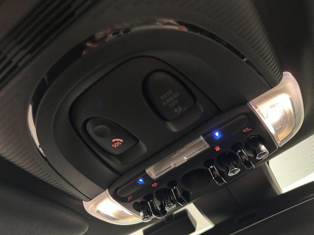 ＭＩＮＩ ＪＣＷ　プレミアムプラスパッケージ　ＪＣＷトリム　認定中古車・２年保証・ワンオーナー・純正ナビ・ＡｐｐｌｅＣａｒＰｌａｙ・被害軽減ブレーキ・ＡＣＣ・バックカメラ・障害物センサー・ＥＴＣ・ＳＯＳコール・純正１８インチＡＷ・ルーフラッピング・社外品装着（23枚目）