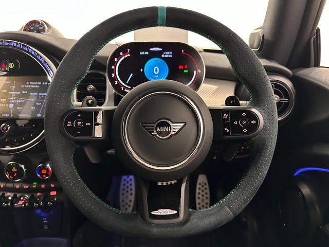 ＭＩＮＩ ＪＣＷ　プレミアムプラスパッケージ　ＪＣＷトリム　認定中古車・２年保証・ワンオーナー・純正ナビ・ＡｐｐｌｅＣａｒＰｌａｙ・被害軽減ブレーキ・ＡＣＣ・バックカメラ・障害物センサー・ＥＴＣ・ＳＯＳコール・純正１８インチＡＷ・ルーフラッピング・社外品装着（31枚目）