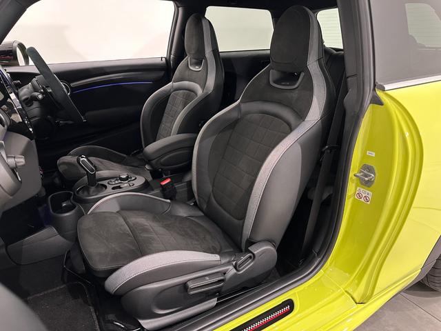 ＭＩＮＩ ＪＣＷ　プレミアムプラスパッケージ　ＪＣＷトリム　認定中古車・２年保証・ワンオーナー・純正ナビ・ＡｐｐｌｅＣａｒＰｌａｙ・被害軽減ブレーキ・ＡＣＣ・バックカメラ・障害物センサー・ＥＴＣ・ＳＯＳコール・純正１８インチＡＷ・ルーフラッピング・社外品装着（44枚目）