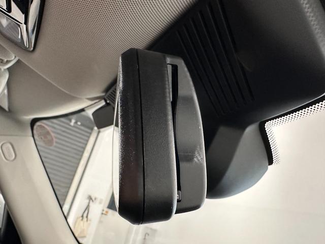 ＭＩＮＩ クーパーＣ　クラシック・トリム　保証付ＥＬセンターディスプレイＡｐｐｌｅＣａｒＰｌａｙＡｎｄｒｏｉｄＡｕｔｏＭＩＮＩＣｏｎｎｅｃｔｅｄスマホアプリワイヤレス充電ヘッドアップディスプレイＭＩＮＩエクスペリエンスモードデジタルキープラス（33枚目）