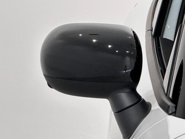 ＭＩＮＩ カントリーマンＥ　クラシック・トリム　認定保証２年・全周囲カメラ・Ｈａｒｍａｎ／Ｋａｒｄｏｎ（11枚目）