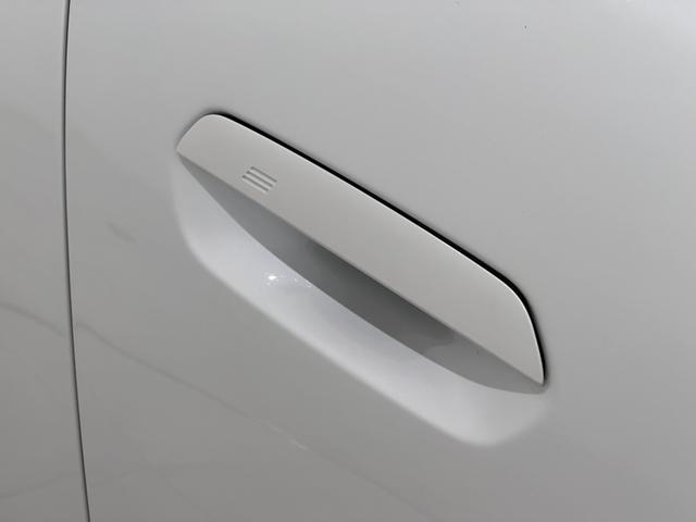 ＭＩＮＩ カントリーマンＥ　クラシック・トリム　認定保証２年・全周囲カメラ・Ｈａｒｍａｎ／Ｋａｒｄｏｎ（15枚目）