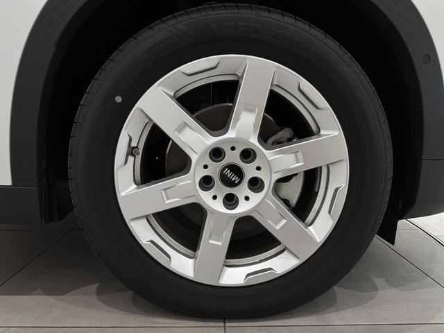 ＭＩＮＩ カントリーマンＥ　クラシック・トリム　認定保証２年・全周囲カメラ・Ｈａｒｍａｎ／Ｋａｒｄｏｎ（42枚目）