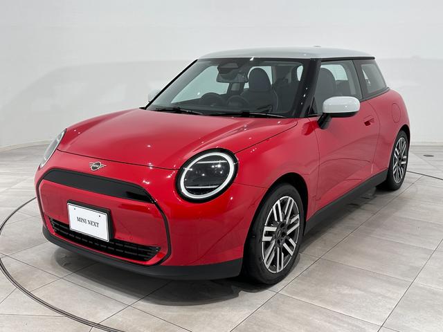 ＭＩＮＩ クーパーＥ　クラシック・トリム　認定保証２年・Ｐアシスト・ＨＵＤ・ナビＡＲ・１７Ｗ・認定保証２年・コンフォートアクセス・ＳＴ．ホィール　ヒーター・Ｆシートヒーター・アダプティブＬＥＤライト・Ｄアシスト・（2枚目）