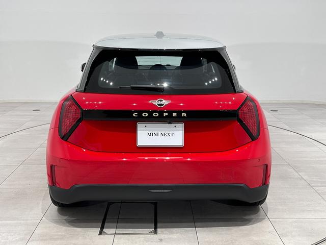 ＭＩＮＩ クーパーＥ　クラシック・トリム　認定保証２年・Ｐアシスト・ＨＵＤ・ナビＡＲ・１７Ｗ・認定保証２年・コンフォートアクセス・ＳＴ．ホィール　ヒーター・Ｆシートヒーター・アダプティブＬＥＤライト・Ｄアシスト・（7枚目）