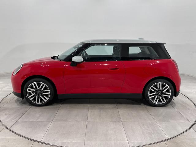 ＭＩＮＩ クーパーＥ　クラシック・トリム　認定保証２年・Ｐアシスト・ＨＵＤ・ナビＡＲ・１７Ｗ・認定保証２年・コンフォートアクセス・ＳＴ．ホィール　ヒーター・Ｆシートヒーター・アダプティブＬＥＤライト・Ｄアシスト・（9枚目）
