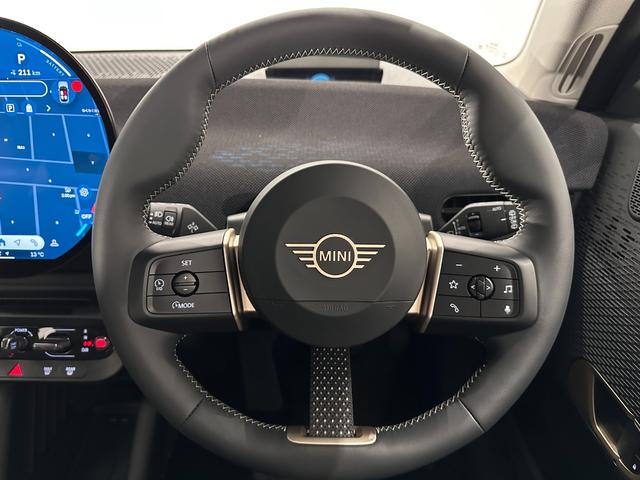 ＭＩＮＩ クーパーＥ　クラシック・トリム　認定保証２年・Ｐアシスト・ＨＵＤ・ナビＡＲ・１７Ｗ・認定保証２年・コンフォートアクセス・ＳＴ．ホィール　ヒーター・Ｆシートヒーター・アダプティブＬＥＤライト・Ｄアシスト・（24枚目）
