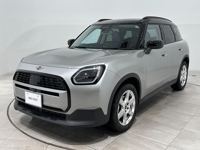 ＭＩＮＩ カントリーマンＤ　クラシック・トリム　認定保証２年・　Ｈａｒｍａｎ／Ｋａｒｄｏｎ・ＨＵＤ・１８ＡＷ・円形有機ＥＬセンターディスプレイ・ワイヤレス充電・Ａｐｐｌｅ　ＣａｒＰｌａｙ・ＭＩＮＩ　Ｃｏｎｎｅｃｔｅｄスマホアプリ・パーキングアシスト（2枚目）