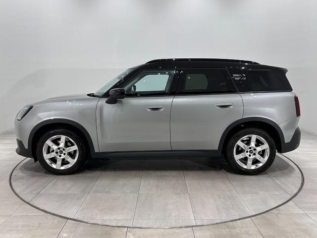 ＭＩＮＩ カントリーマンＤ　クラシック・トリム　認定保証２年・　Ｈａｒｍａｎ／Ｋａｒｄｏｎ・ＨＵＤ・１８ＡＷ・円形有機ＥＬセンターディスプレイ・ワイヤレス充電・Ａｐｐｌｅ　ＣａｒＰｌａｙ・ＭＩＮＩ　Ｃｏｎｎｅｃｔｅｄスマホアプリ・パーキングアシスト（9枚目）