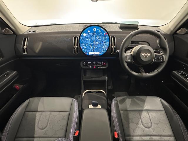ＭＩＮＩ カントリーマンＤ　クラシック・トリム　認定保証２年・　Ｈａｒｍａｎ／Ｋａｒｄｏｎ・ＨＵＤ・１８ＡＷ・円形有機ＥＬセンターディスプレイ・ワイヤレス充電・Ａｐｐｌｅ　ＣａｒＰｌａｙ・ＭＩＮＩ　Ｃｏｎｎｅｃｔｅｄスマホアプリ・パーキングアシスト（33枚目）