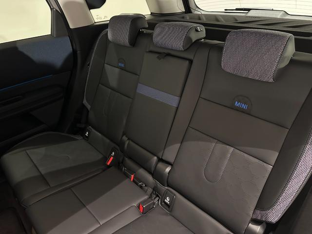 ＭＩＮＩ カントリーマンＤ　クラシック・トリム　認定保証２年・　Ｈａｒｍａｎ／Ｋａｒｄｏｎ・ＨＵＤ・１８ＡＷ・円形有機ＥＬセンターディスプレイ・ワイヤレス充電・Ａｐｐｌｅ　ＣａｒＰｌａｙ・ＭＩＮＩ　Ｃｏｎｎｅｃｔｅｄスマホアプリ・パーキングアシスト（37枚目）