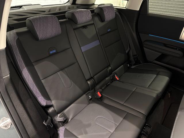 ＭＩＮＩ カントリーマンＣ　クラシック・トリム　認定保証２年・Ｈａｒｍａｎ／Ｋａｒｄｏｎ・全周囲カメラ・コンフォートアクセス・リヤカメラ・前後ＰＤＣ／オートトランク・Ｄアシストプロ・パークアシスト（36枚目）