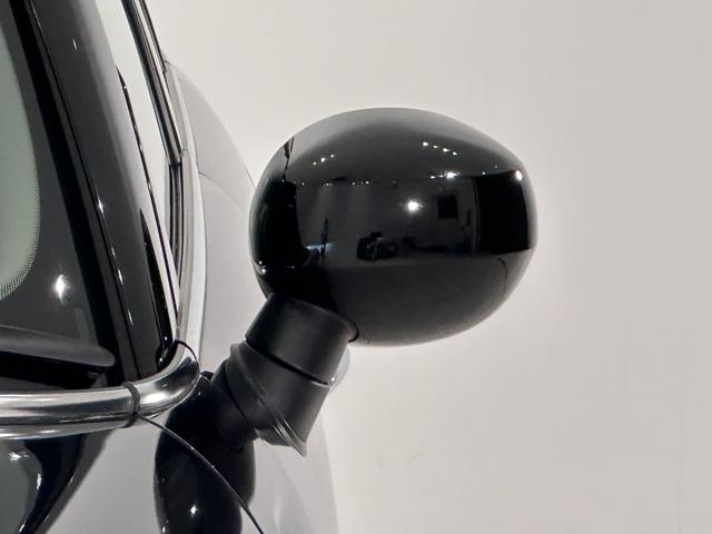 ＭＩＮＩ クーパーＳ　クラシック・トリム　ワイヤレス充電／ＥＴＣ／ＳＯＳコール／車線逸脱警告／アクティブクルーズコントロール先行車追従／バックカメラ／液晶メーター／オートエアコン／シートヒーター／スポーツシート／ＬＥＤライト（12枚目）