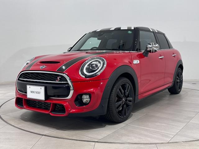 ＭＩＮＩ クーパーＳ　認定保証２年・ＪＣＷＰＫＧ・Ｐアシスト・純正１７ＡＷ・アクティブクルーズコントロール・ＬＥＤリアコンビランプ（ユニオンジャックデザイン）・ＬＥＤヘッドライト・ＥＴＣ（2枚目）