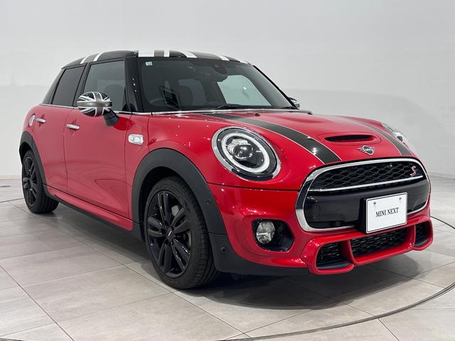 ＭＩＮＩ クーパーＳ　認定保証２年・ＪＣＷＰＫＧ・Ｐアシスト・純正１７ＡＷ・アクティブクルーズコントロール・ＬＥＤリアコンビランプ（ユニオンジャックデザイン）・ＬＥＤヘッドライト・ＥＴＣ（4枚目）