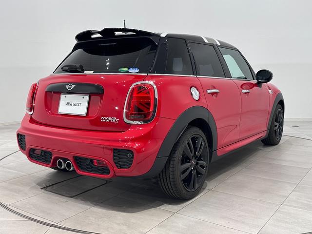 ＭＩＮＩ クーパーＳ　認定保証２年・ＪＣＷＰＫＧ・Ｐアシスト・純正１７ＡＷ・アクティブクルーズコントロール・ＬＥＤリアコンビランプ（ユニオンジャックデザイン）・ＬＥＤヘッドライト・ＥＴＣ（6枚目）