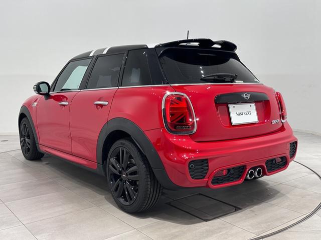 ＭＩＮＩ クーパーＳ　認定保証２年・ＪＣＷＰＫＧ・Ｐアシスト・純正１７ＡＷ・アクティブクルーズコントロール・ＬＥＤリアコンビランプ（ユニオンジャックデザイン）・ＬＥＤヘッドライト・ＥＴＣ（8枚目）