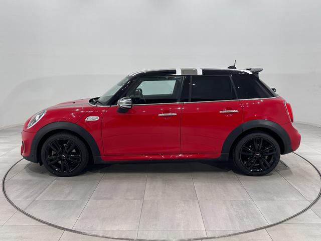 ＭＩＮＩ クーパーＳ　認定保証２年・ＪＣＷＰＫＧ・Ｐアシスト・純正１７ＡＷ・アクティブクルーズコントロール・ＬＥＤリアコンビランプ（ユニオンジャックデザイン）・ＬＥＤヘッドライト・ＥＴＣ（9枚目）