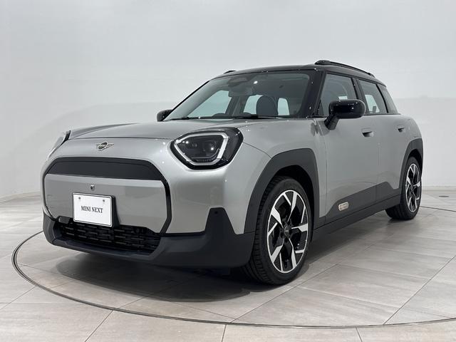 ＭＩＮＩ エースマンＥ　クラシック・トリム　認定保証２年・Ｐアシスト＋・全周囲カメラ・ＭＩＮＩＬＭホイールスライドスポーク２トーン・円形有機ＥＬセンターディスプレイ・交流電流クイック充電・Ａｐｐｌｅ　ＣａｒＰｌａｙ・ワイヤレス充電（2枚目）