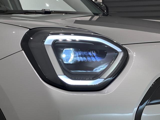 ＭＩＮＩ エースマンＥ　クラシック・トリム　認定保証２年・Ｐアシスト＋・全周囲カメラ・ＭＩＮＩＬＭホイールスライドスポーク２トーン・円形有機ＥＬセンターディスプレイ・交流電流クイック充電・Ａｐｐｌｅ　ＣａｒＰｌａｙ・ワイヤレス充電（10枚目）