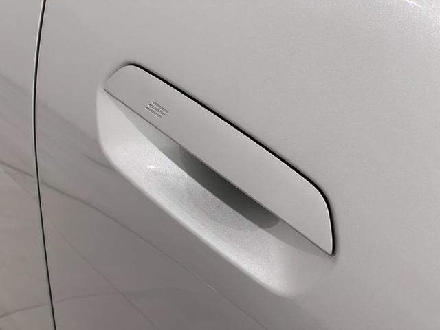 ＭＩＮＩ エースマンＥ　クラシック・トリム　認定保証２年・Ｐアシスト＋・全周囲カメラ・ＭＩＮＩＬＭホイールスライドスポーク２トーン・円形有機ＥＬセンターディスプレイ・交流電流クイック充電・Ａｐｐｌｅ　ＣａｒＰｌａｙ・ワイヤレス充電（15枚目）