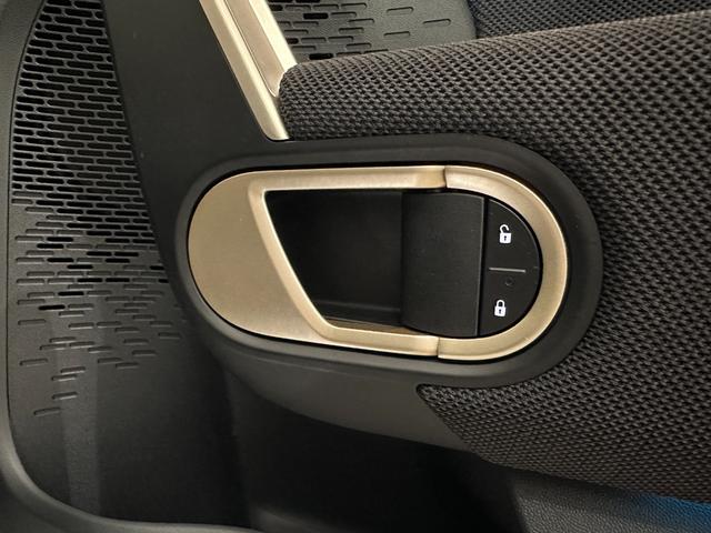 ＭＩＮＩ エースマンＥ　クラシック・トリム　認定保証２年・Ｐアシスト＋・全周囲カメラ・ＭＩＮＩＬＭホイールスライドスポーク２トーン・円形有機ＥＬセンターディスプレイ・交流電流クイック充電・Ａｐｐｌｅ　ＣａｒＰｌａｙ・ワイヤレス充電（16枚目）
