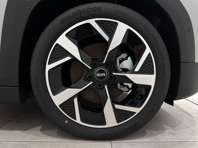 ＭＩＮＩ エースマンＥ　クラシック・トリム　認定保証２年・Ｐアシスト＋・全周囲カメラ・ＭＩＮＩＬＭホイールスライドスポーク２トーン・円形有機ＥＬセンターディスプレイ・交流電流クイック充電・Ａｐｐｌｅ　ＣａｒＰｌａｙ・ワイヤレス充電（42枚目）