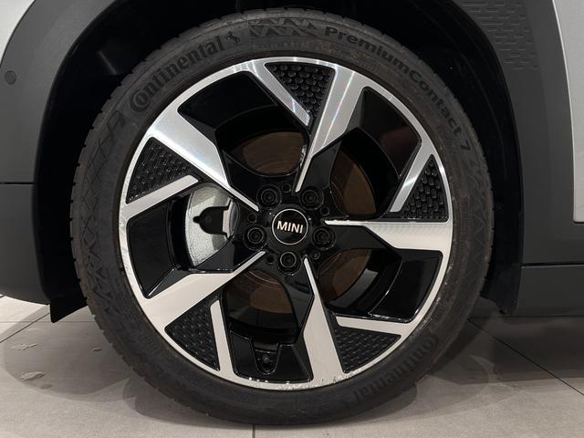 ＭＩＮＩ エースマンＥ　クラシック・トリム　認定保証２年・Ｐアシスト＋・全周囲カメラ・ＭＩＮＩＬＭホイールスライドスポーク２トーン・円形有機ＥＬセンターディスプレイ・交流電流クイック充電・Ａｐｐｌｅ　ＣａｒＰｌａｙ・ワイヤレス充電（44枚目）