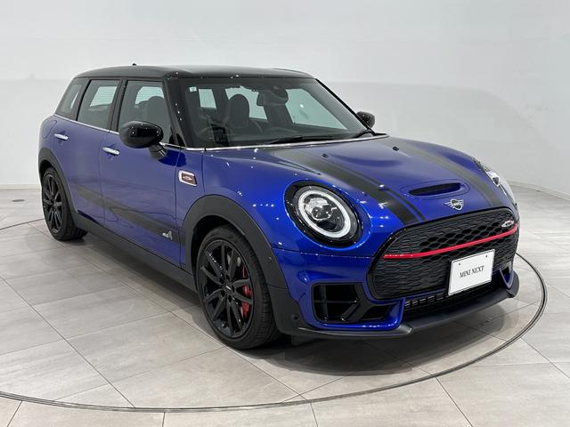 ＭＩＮＩ ジョンクーパーワークス　クラブマン　認定保証２年・Ｐアシスト・ＡＣＣ・純正１８ＡＷ・Ｊｏｈｎ　ＣｏｏｐｅｒＷｏｒｋｓレザーハンドル・Ｒ　ビューカメラ・ＥＴＣ・トランクスルーシステム・アダプティブクルーズコントロール・ＬＥＤヘッドライト（4枚目）