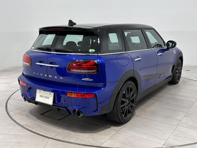 ＭＩＮＩ ジョンクーパーワークス　クラブマン　認定保証２年・Ｐアシスト・ＡＣＣ・純正１８ＡＷ・Ｊｏｈｎ　ＣｏｏｐｅｒＷｏｒｋｓレザーハンドル・Ｒ　ビューカメラ・ＥＴＣ・トランクスルーシステム・アダプティブクルーズコントロール・ＬＥＤヘッドライト（6枚目）
