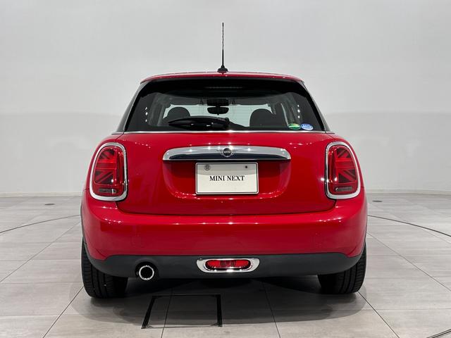 ＭＩＮＩ ヴィクトリア　全国２年保証／ＬＥＤ　ヘッドライト／クロム　ライン　エクステリア／クロス・ファイヤーワークス　カーボン（7枚目）