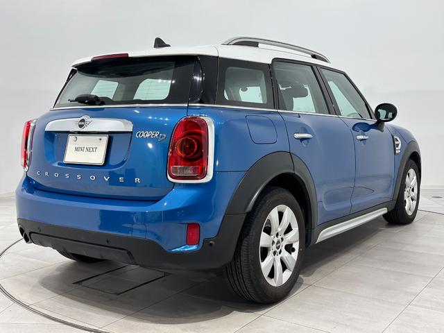 ＭＩＮＩ クーパーＤ　クロスオーバー　オール４　全国２年保証／アダプティブクルーズコントロール／Ｒ　パークディスタンス　コントロール／　ＬＥＤ－ヘッドライト拡張範囲付き／Ｆシート　ヒーター／ＥＴＣ　ルームミラー／オートマチック　トランクリッドロック（6枚目）
