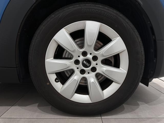 ＭＩＮＩ クーパーＤ　クロスオーバー　オール４　全国２年保証／アダプティブクルーズコントロール／Ｒ　パークディスタンス　コントロール／　ＬＥＤ－ヘッドライト拡張範囲付き／Ｆシート　ヒーター／ＥＴＣ　ルームミラー／オートマチック　トランクリッドロック（41枚目）