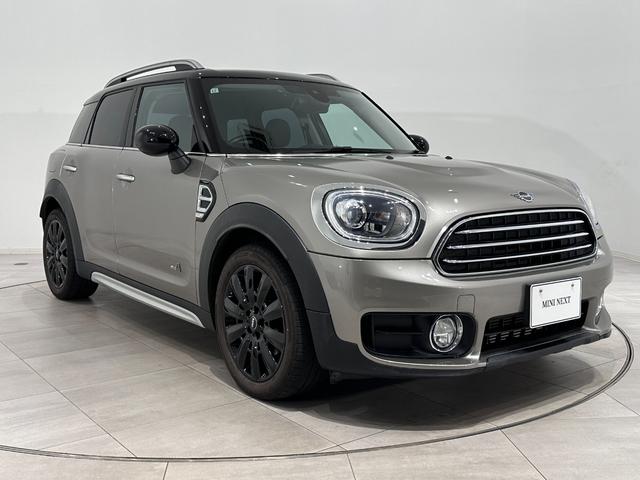 ＭＩＮＩ クーパーＤ　クロスオーバー　オール４　全国２年保証／衝突回避、被害軽減ブレーキ／車線逸脱警告／バックカメラ／ＬＥＤヘッドライト／ＬＥＤリアコンビランプ／バックドア自動開閉／１７インチホイール／ルーフレール（4枚目）