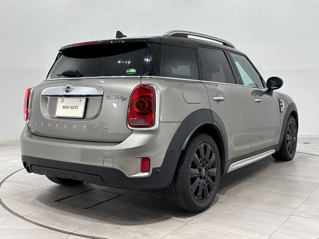ＭＩＮＩ クーパーＤ　クロスオーバー　オール４　全国２年保証／衝突回避、被害軽減ブレーキ／車線逸脱警告／バックカメラ／ＬＥＤヘッドライト／ＬＥＤリアコンビランプ／バックドア自動開閉／１７インチホイール／ルーフレール（6枚目）