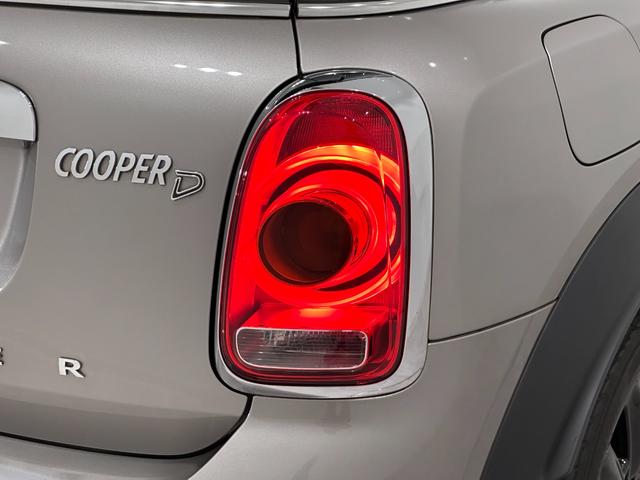 ＭＩＮＩ クーパーＤ　クロスオーバー　オール４　全国２年保証／衝突回避、被害軽減ブレーキ／車線逸脱警告／バックカメラ／ＬＥＤヘッドライト／ＬＥＤリアコンビランプ／バックドア自動開閉／１７インチホイール／ルーフレール（13枚目）