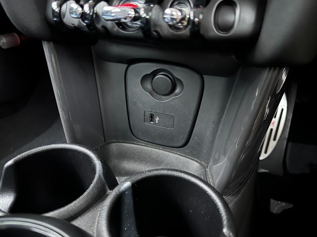 MINI ワン マルチファンクションステアリング/マニュアルエアコン/LEDヘッドライト/LEDリアコンビランプユニオンジャックデザイン(22枚目)