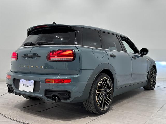 ＭＩＮＩ クーパーＳＤ　クラブマン　アントールド・エディション　全国２年保証電動シートフロント左右／シートヒーターフロント左右／ドライビングリヤビューカメラ／パーキングアシストアシスト／クルーズコントロール／ＡｐｐｌｅＣａｒＰｌａｙ／アダプティブＬＥＤヘッドライト（6枚目）