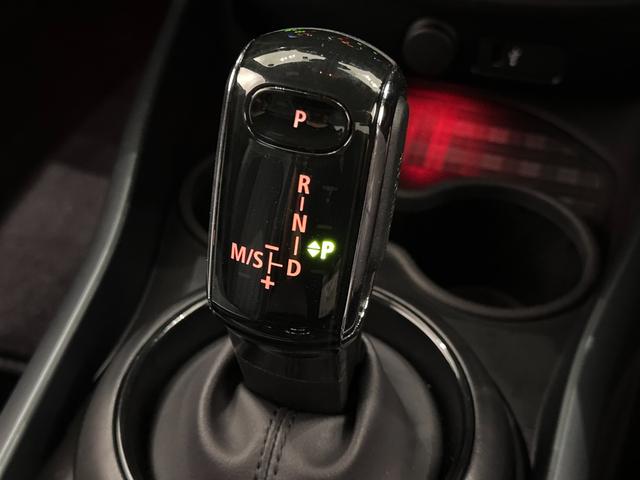 ＭＩＮＩ クーパーＳＤ　クラブマン　アントールド・エディション　全国２年保証電動シートフロント左右／シートヒーターフロント左右／ドライビングリヤビューカメラ／パーキングアシストアシスト／クルーズコントロール／ＡｐｐｌｅＣａｒＰｌａｙ／アダプティブＬＥＤヘッドライト（31枚目）