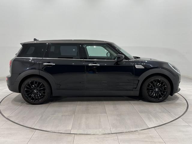ＭＩＮＩ クーパーＤ　クラブマン　クラシック・トリム　全国２年保証ＣａｒＰｌａｙＥＴＣＳＯＳコール車線逸脱警告バックカメラマルチファンクションステアリングＭＩＮＩドライビンモードコンフォートアクセスＬＥＤヘッドライトＬＥＤリアコンビランプ（5枚目）